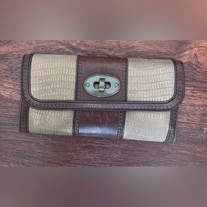Fossil Women’s Wallet in Brown and Tan